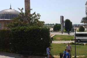 Konak Meydanı'nda ş&uuml;pheli motosiklet alarmı