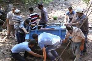 Piknik yolunda trakt&ouml;r kazası: 1 &ouml;l&uuml;, 12 yaralı