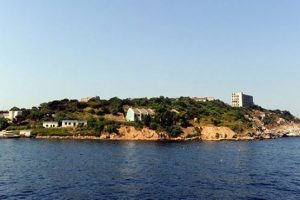 "Yassıada'daki yasadışı inşaat tarih su&ccedil;udur"