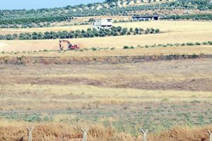 IŞİD 500 metre ileride set &ouml;r&uuml;yor!