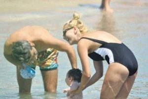 Veda mesajından 5 g&uuml;n sonra birlikte tatile &ccedil;ıktılar...