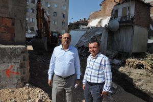 Bursa İneg&ouml;l Belediyesi yıkılan binayla ilgili kendini savundu