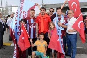 Trabzonspor'a Makedonya'da coşkulu karşılama