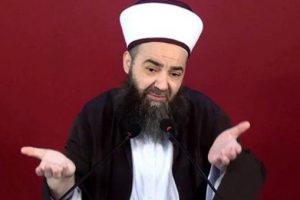 C&uuml;bbeli Ahmet: Ben sigaraya da haram demiyorum