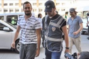 Sarp Apak'tan uyuşturucu a&ccedil;ıklaması..