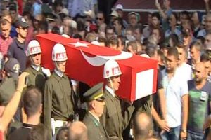 Şehit yakınları g&ouml;zyaşlarına boğuldu