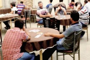 Kumar oynamak i&ccedil;in 3 parti ve 1 eğlence sendikası kurdular