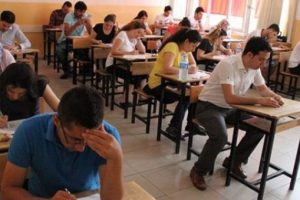 &Ouml;ğretmenler KPSS'de sınıfta kaldı