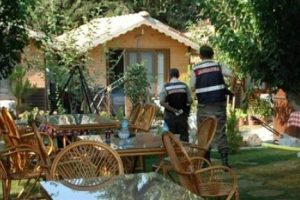 Maskeli saldırgan pansiyona ateş a&ccedil;tı: 1 &ouml;l&uuml;, 2 yaralı