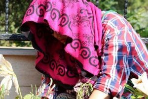 Şehit polisin mezarında Kuran okundu