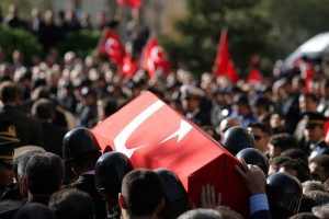Şehidin ailesi i&ccedil;in y&uuml;rek sızlatan karar: Maaş da alıyorsunuz ne tazminatı?