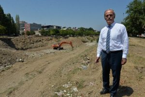 Bursa Karapınar K&ouml;pr&uuml;s&uuml;'nde ayaklar dikiliyor