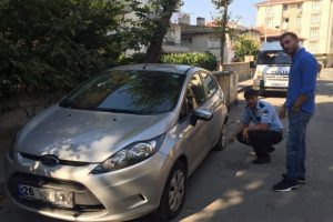 Polat hayranlarından &Ouml;zg&uuml;r Teke'nin arabasına not...
