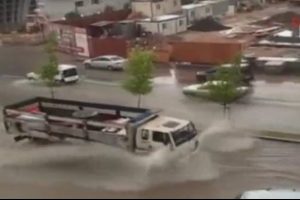 Ankara'da sağanak yağış etkili oldu