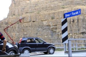 O yol 3 g&uuml;n sonra ulaşıma a&ccedil;ıldı