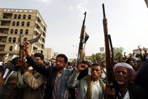 Yemen'de &ccedil;atışmalar s&uuml;r&uuml;yor: 6 &ouml;l&uuml; 70 yaralı