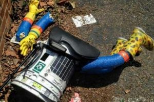 Otostop&ccedil;u robot hitchBOT ABD'de saldırıya uğradı
