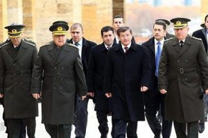 Y&uuml;ksek Askeri Şura'da dikkat &ccedil;eken detay