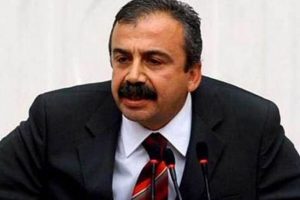 Sırrı S&uuml;reyya &Ouml;nder'den d&uuml;ğ&uuml;n a&ccedil;ıklaması