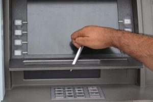 ATM fareleri yakayı ele verdi!