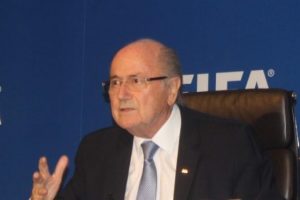 Blatter, IOC &uuml;yeliğini bıraktı