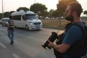 Zonguldak'ta bomba y&uuml;kl&uuml; ara&ccedil; alarmı