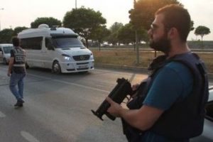 Zonguldak'ta bomba y&uuml;kl&uuml; ara&ccedil; alarmı