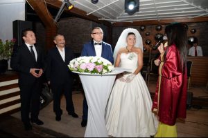 Mutluluğa yelken a&ccedil;tılar...