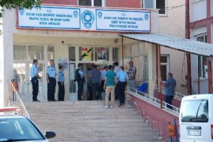 Emniyet M&uuml;d&uuml;rl&uuml;ğ&uuml;'n&uuml; g&ouml;zetleyen 2 PKK'lı tutuklandı