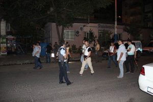 Diyarbakır'da polise saldırı: 1 yaralı