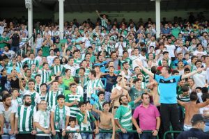 Bursaspor aşkı trib&uuml;n a&ccedil;tırdı