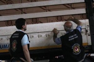 Sarp G&uuml;mr&uuml;k Sahası'nda tarihi sigara ka&ccedil;ak&ccedil;ılığı operasyonu