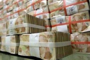Bursa'da pencereden giren hırsız, &ccedil;elik kasadaki 700 bin lirayı &ccedil;aldı