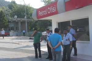 Bursa Gemlik'te iki grup arasında kavga &ccedil;ıktı! 2 kişi yaralandı!