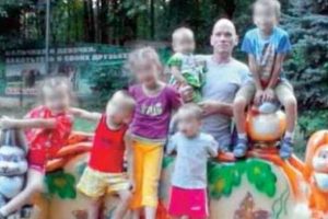 Rusya'da 6 &ccedil;ocuk baltayla &ouml;ld&uuml;r&uuml;ld&uuml;