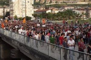 Toplantı ve g&ouml;sterilere b&uuml;y&uuml;k g&ouml;zaltı