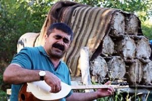 Arılara sazlı s&ouml;zl&uuml; 'bal terapisi'