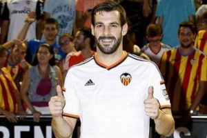 Valencia, Bar&ccedil;a ve Real'i solladı!