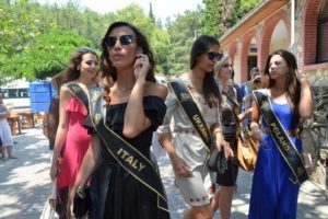 G&uuml;zeller kampa girdi