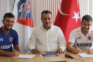Kardemir Karab&uuml;kspor'da &ccedil;ifte imza!