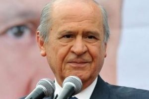Devlet Bah&ccedil;eli'den 'şerefsiz' a&ccedil;ıklaması