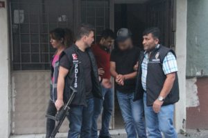 İstanbul'da şafak operasyonu