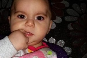 Azra bebek 3 aydır solunum cihazına bağlı