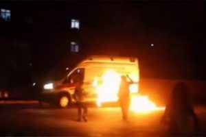 Hasta almaya giden ambulansa molotoflu saldırı