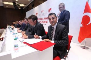 Profesyonel hakemler s&ouml;zleşme imzaladı