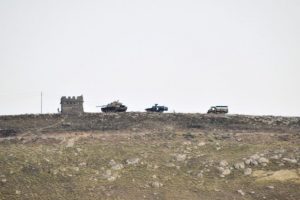 Sınıra tanklar konuşlandırıldı