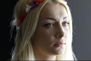 FEMEN'den prezervatif reklamı tepkisi