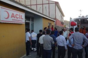Karayolunda trafik kazası: 1 &ouml;l&uuml;, 13 yaralı!