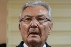 Deniz Baykal soyuldu!