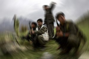 PKK'lılar d&uuml;ğ&uuml;n bastı !
